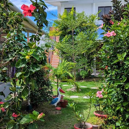 Astillo'S Guest Houses Moalboal Bagian luar foto