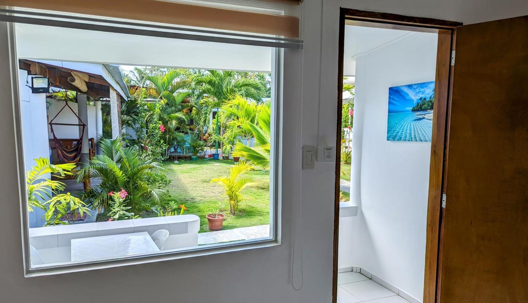 Astillo'S Guest Houses Moalboal Bagian luar foto