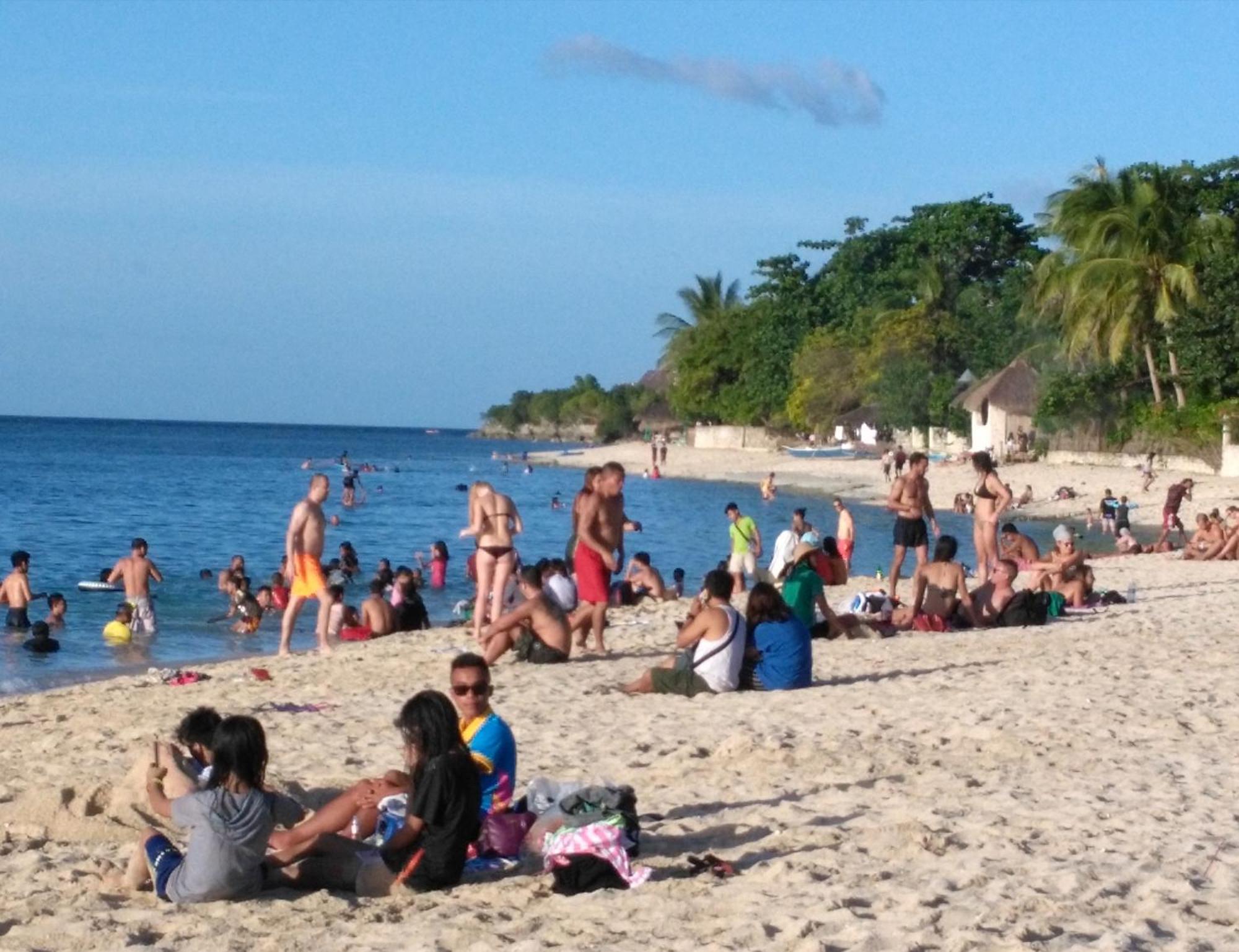 Astillo'S Guest Houses Moalboal Bagian luar foto