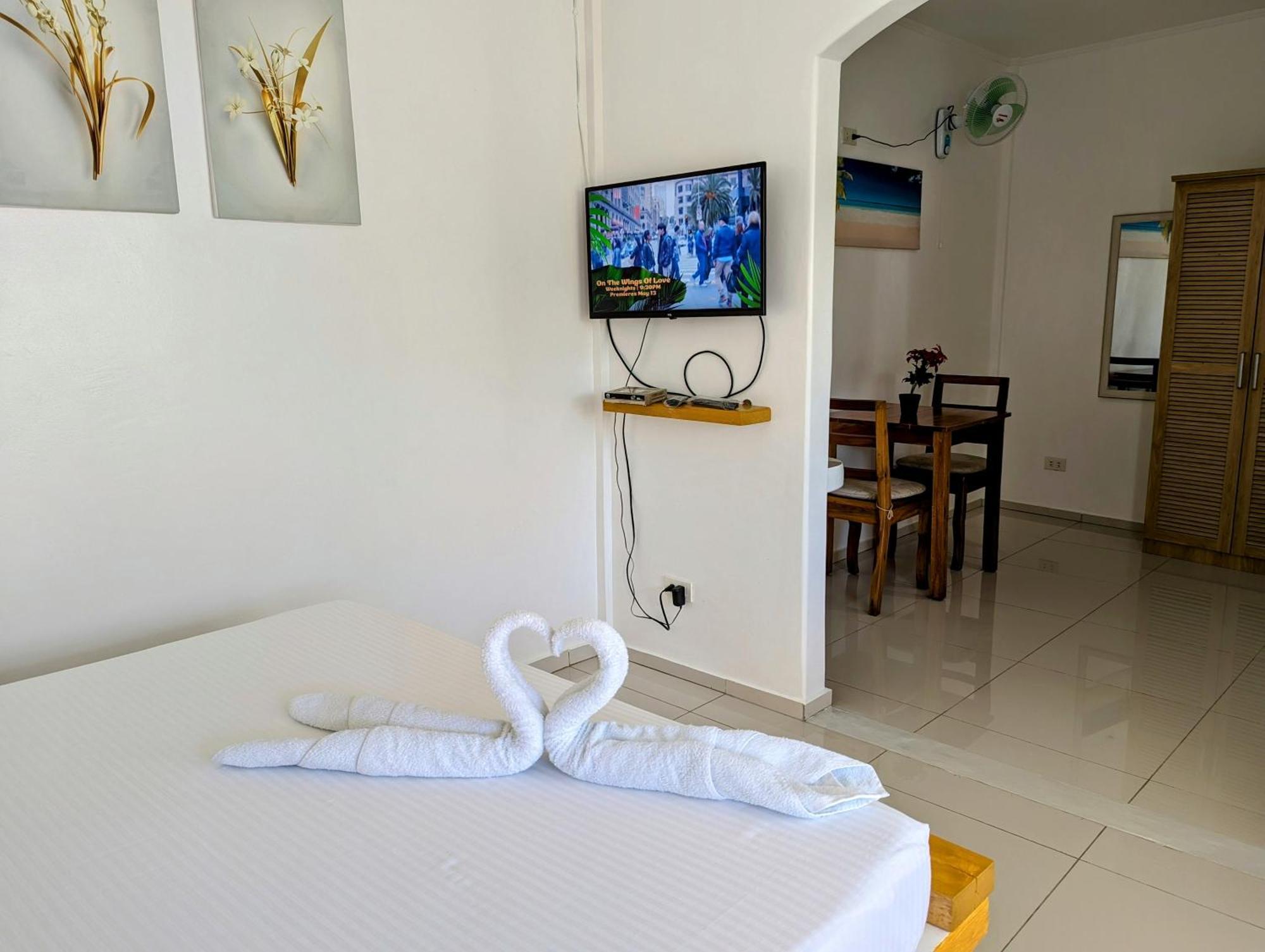 Astillo'S Guest Houses Moalboal Ruang foto