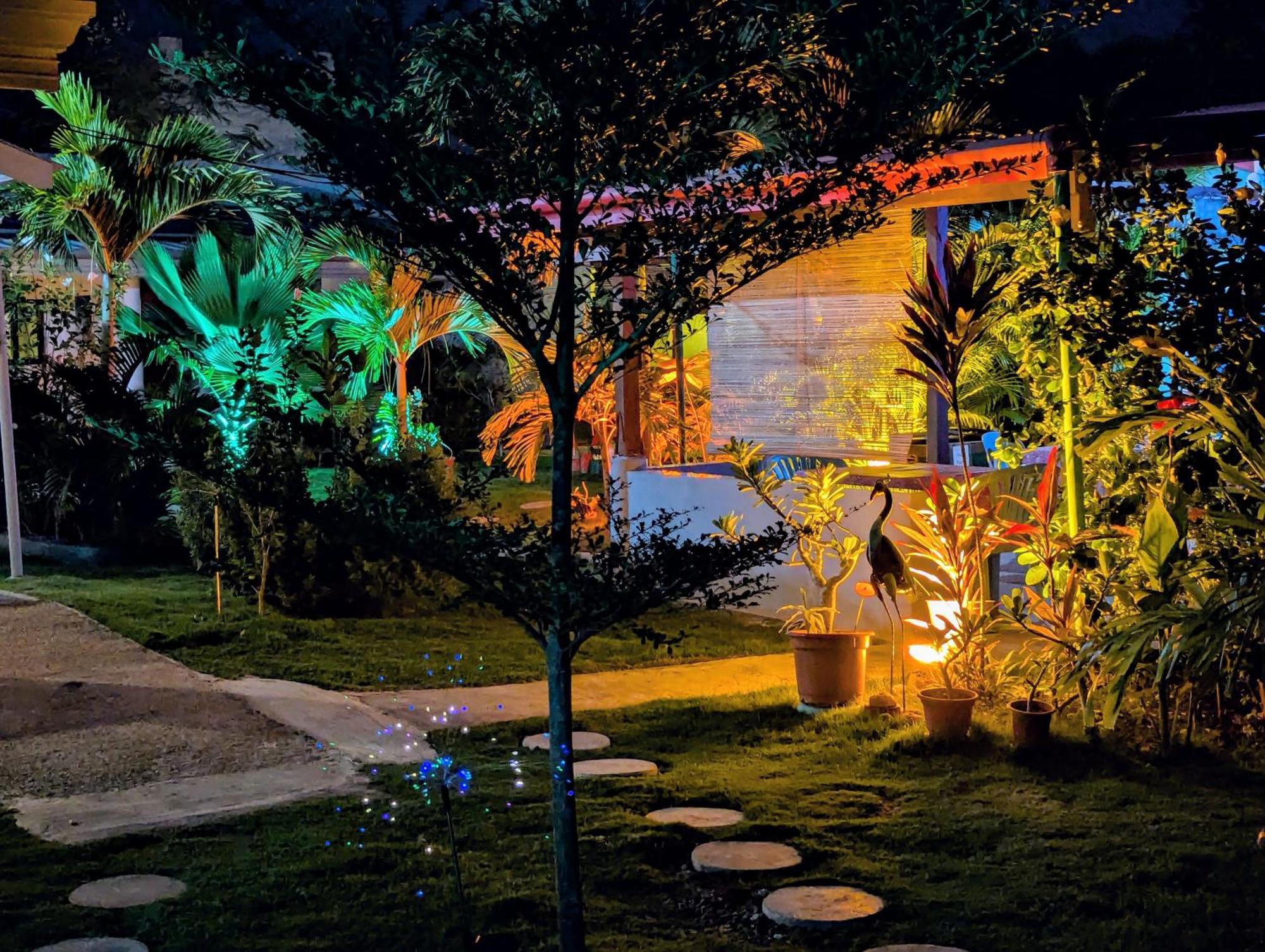 Astillo'S Guest Houses Moalboal Bagian luar foto